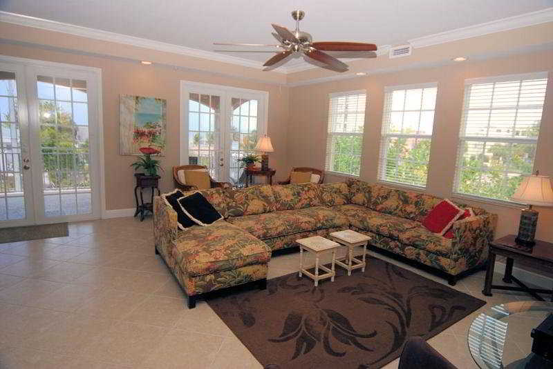 Universals White Cap Beachfront Apartments