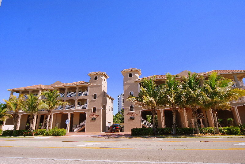 Universals White Cap Beachfront Apartments