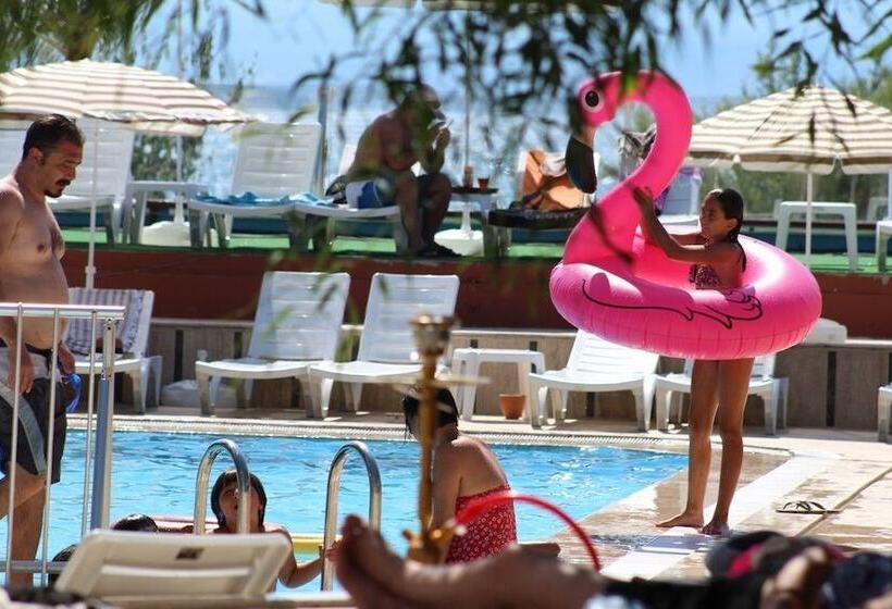 Wa Cesme Farm Hotel Beach Resort & Spa