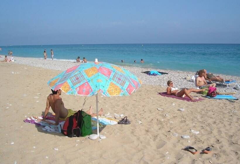 Apartamentos Serrella