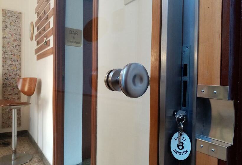 住宿加早餐  Ariston Petit