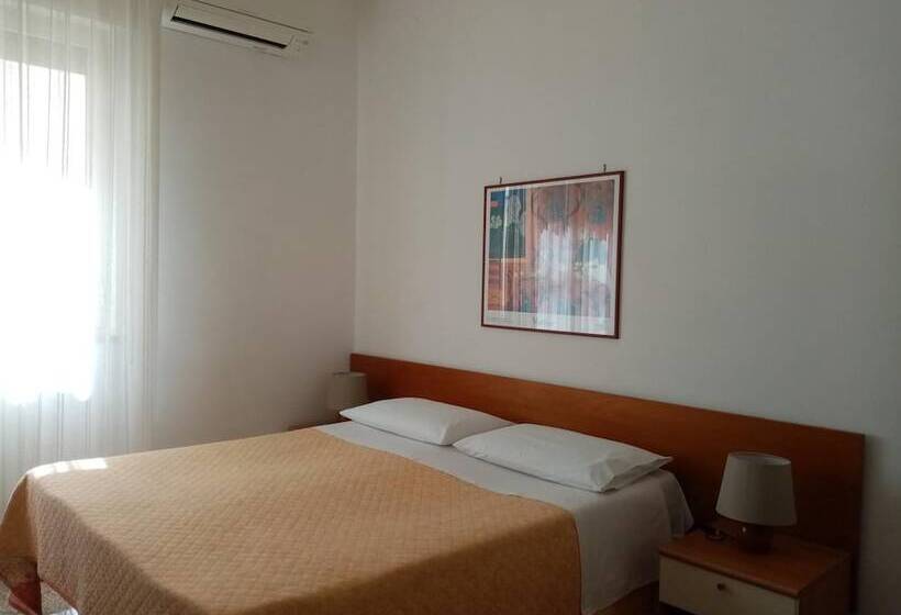 住宿加早餐  Ariston Petit