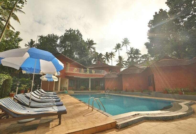 Deshadan Cliff & Beach Resort,varkala
