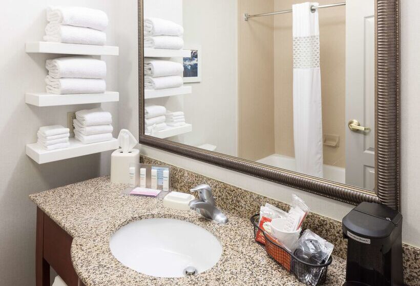 Hampton Inn & Suites Cedar Rapids  North