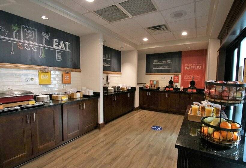 Hampton Inn & Suites Jacksonville   Beach Blvd/mayo Clinic