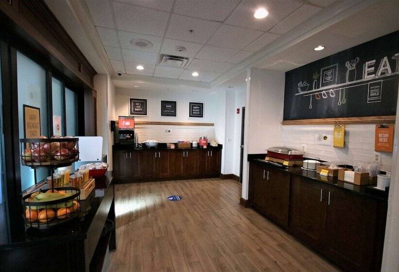 Hampton Inn & Suites Jacksonville   Beach Blvd/mayo Clinic