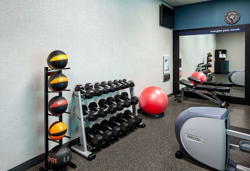 Hampton Inn & Suites St. Louis At Forest Park