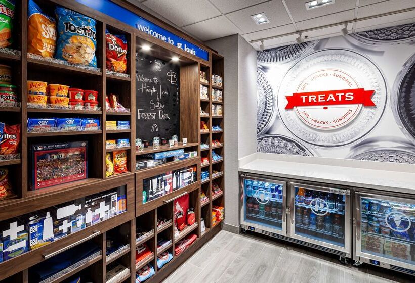 Hampton Inn & Suites St. Louis At Forest Park