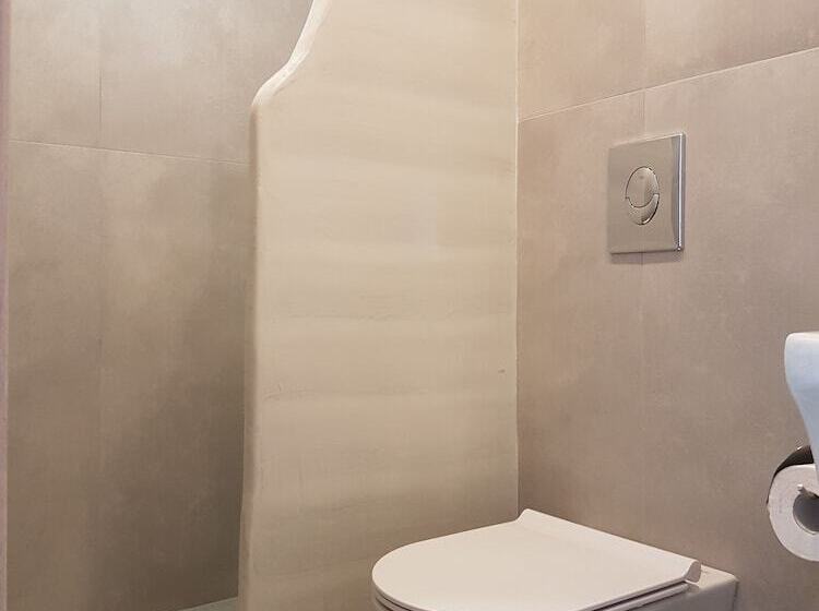 簡易ホテル Pension George