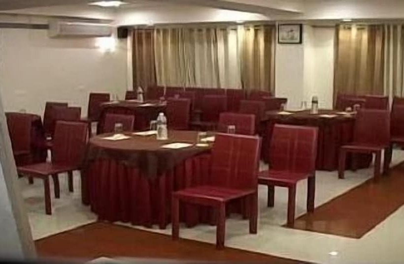 בית מלון כפרי Ambience Executive