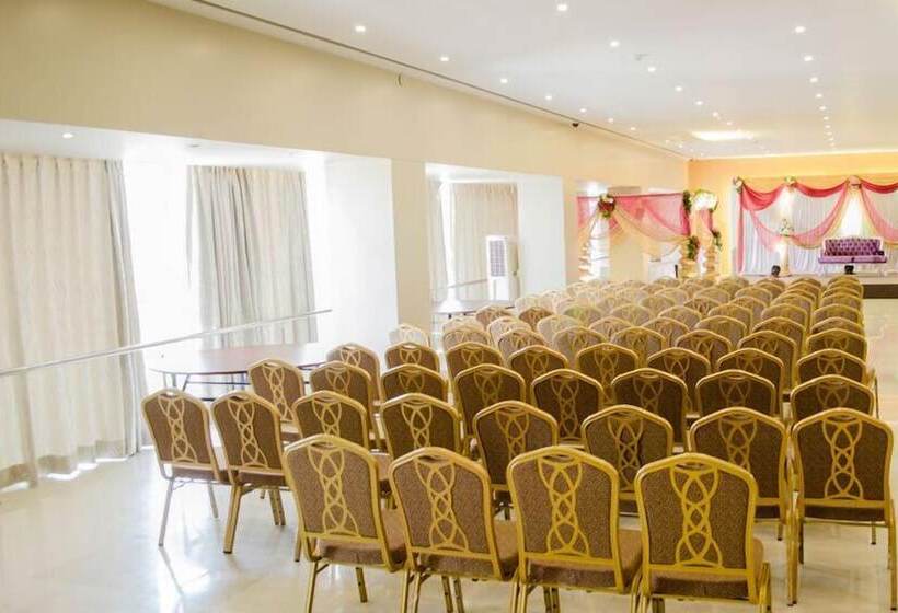 בית מלון כפרי Ambience Executive