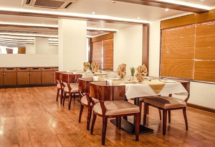 בית מלון כפרי Ambience Executive