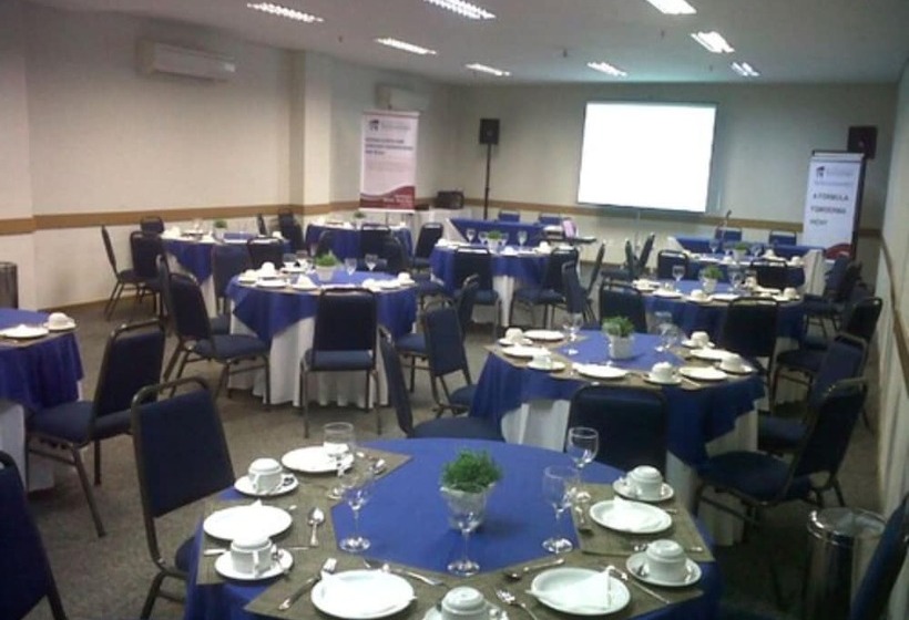 בית מלון כפרי America Towers