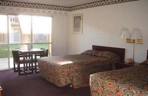 فندق Americas Best Value Inn-Sun City