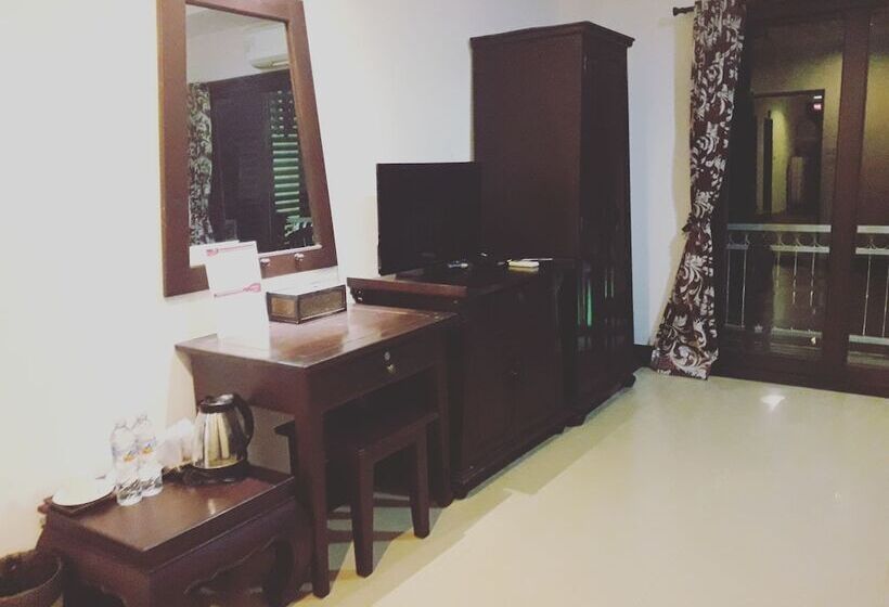 Отель Baan Andaman Krabi