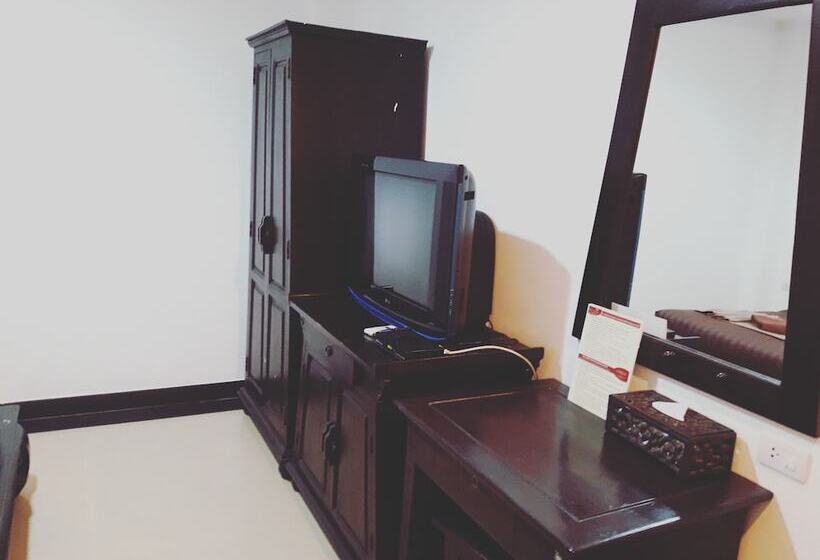 Отель Baan Andaman Krabi