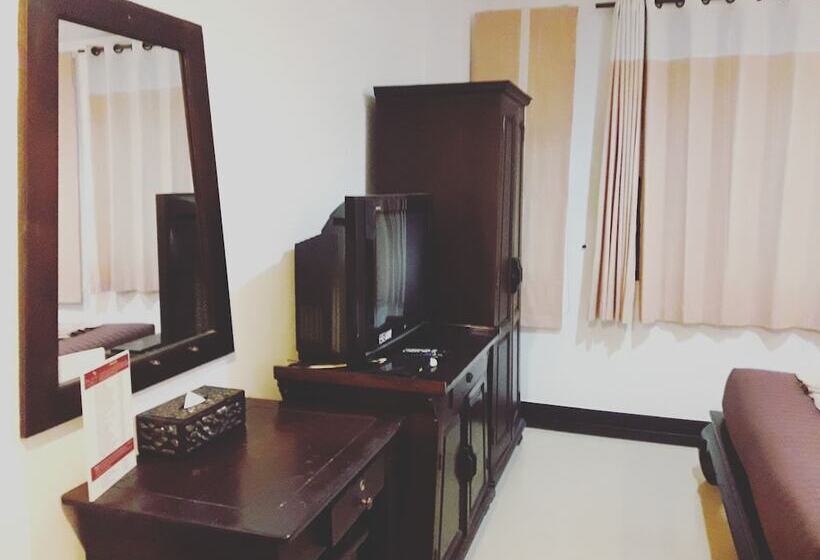 Отель Baan Andaman Krabi