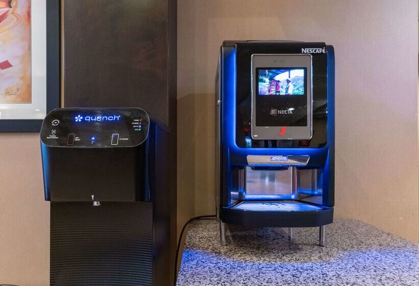 호텔 Best Western Plus South Edmonton Inn & Suites