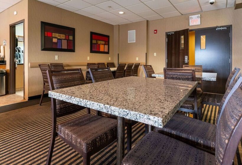 호텔 Best Western Plus South Edmonton Inn & Suites
