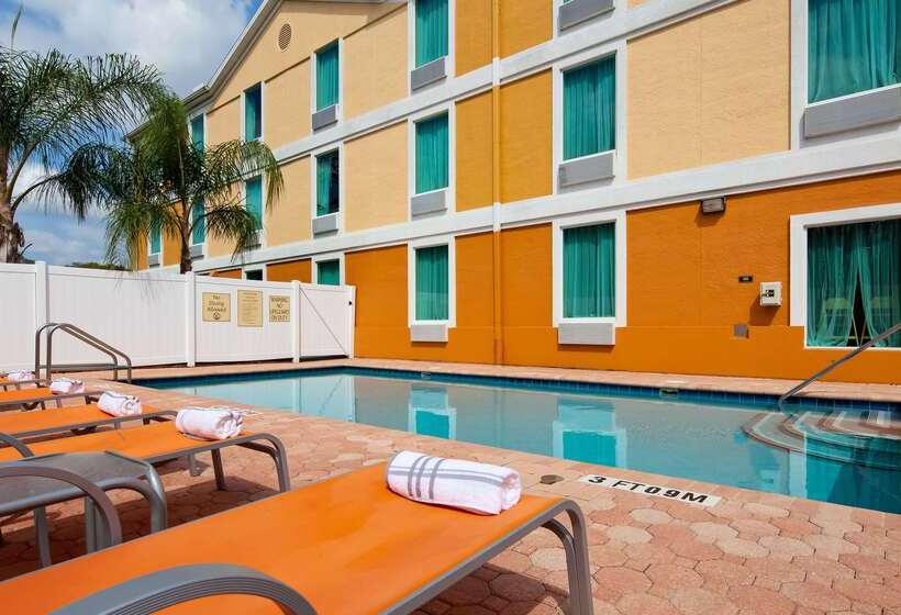 Отель Best Western Wesley Chapel