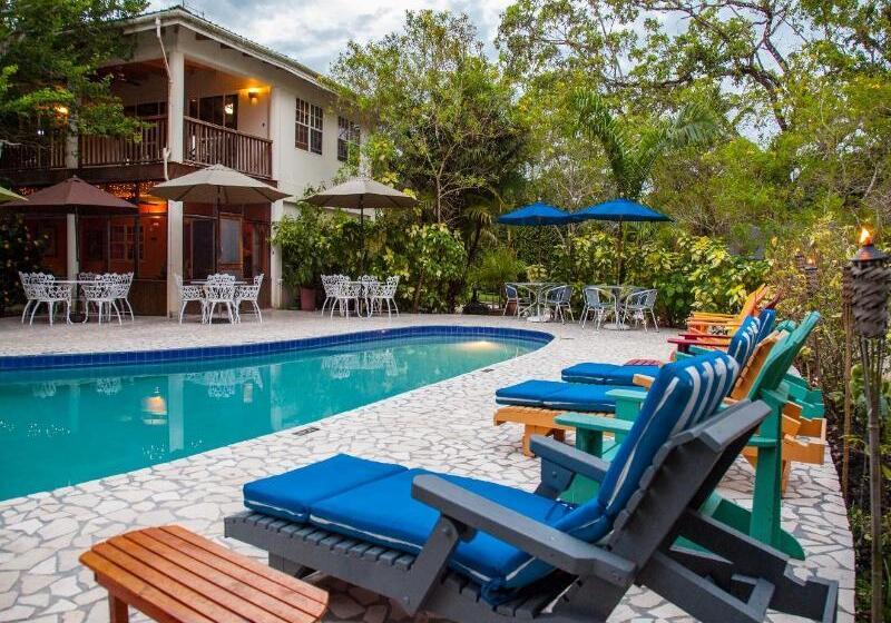 فندق Black Orchid Resort