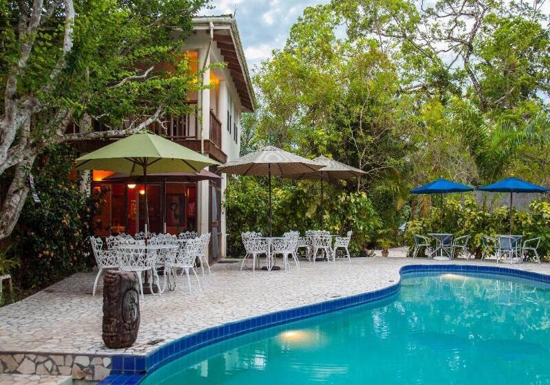 فندق Black Orchid Resort