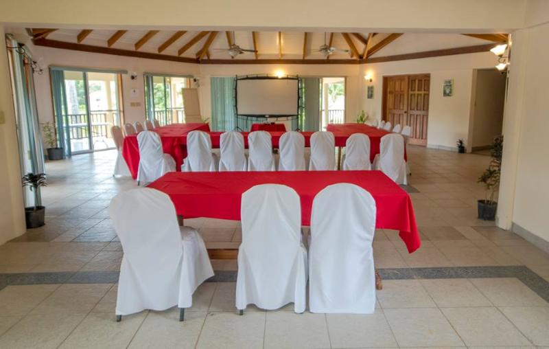 فندق Black Orchid Resort