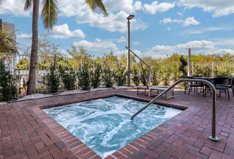 Cambria Hotel Ft Lauderdale, Airport South & Cruise Port