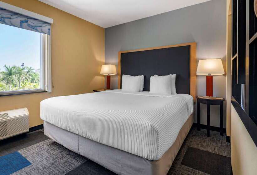 Cambria Hotel Ft Lauderdale, Airport South & Cruise Port