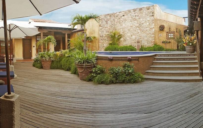 בית מלון כפרי Camino Real Antigua