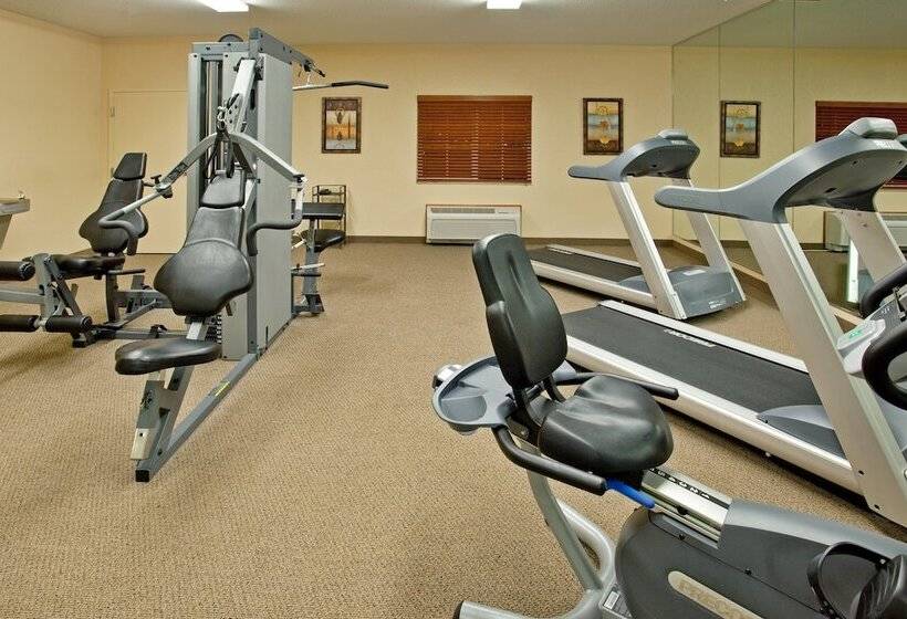 בית מלון כפרי Candlewood Suites Elgin – Northwest Chicago, An Ihg