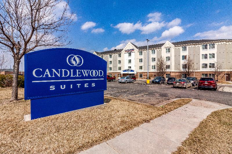 Отель Candlewood Suites Lincoln, An Ihg