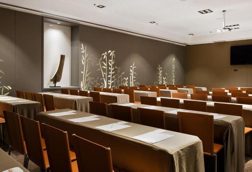 Отель Catalonia Atocha