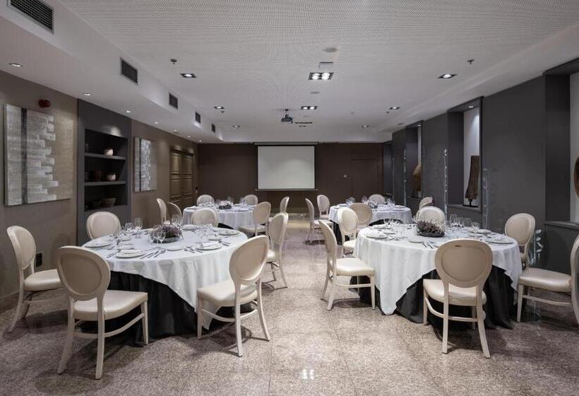 Отель Catalonia Atocha