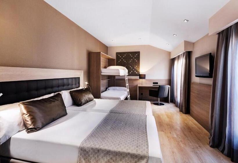 Отель Catalonia Atocha