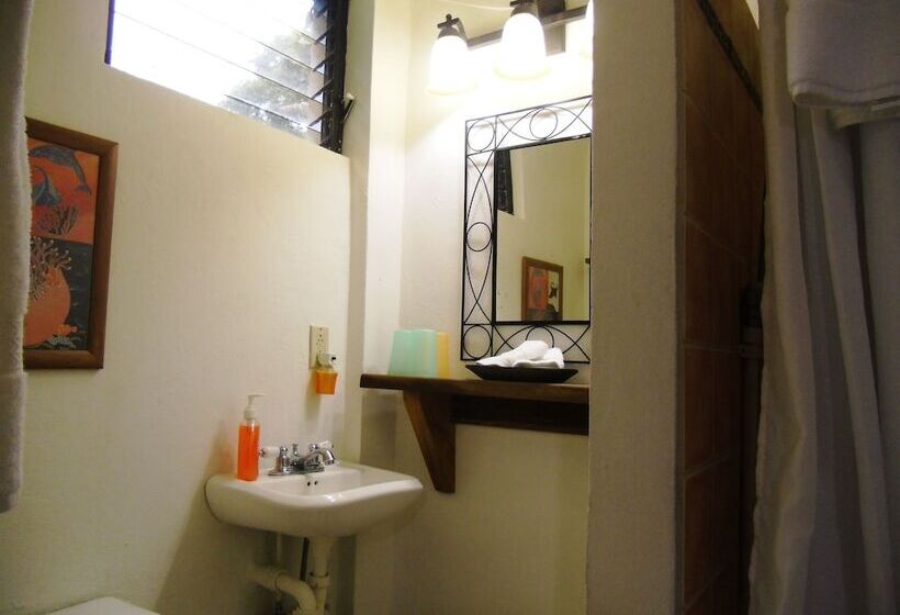 בית מלון כפרי Creekside Oasis