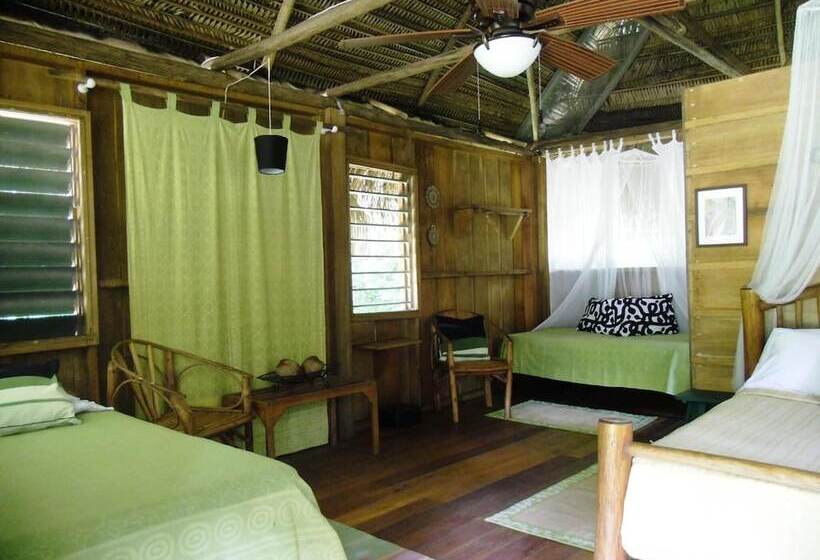 בית מלון כפרי Creekside Oasis