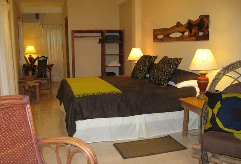 בית מלון כפרי Creekside Oasis