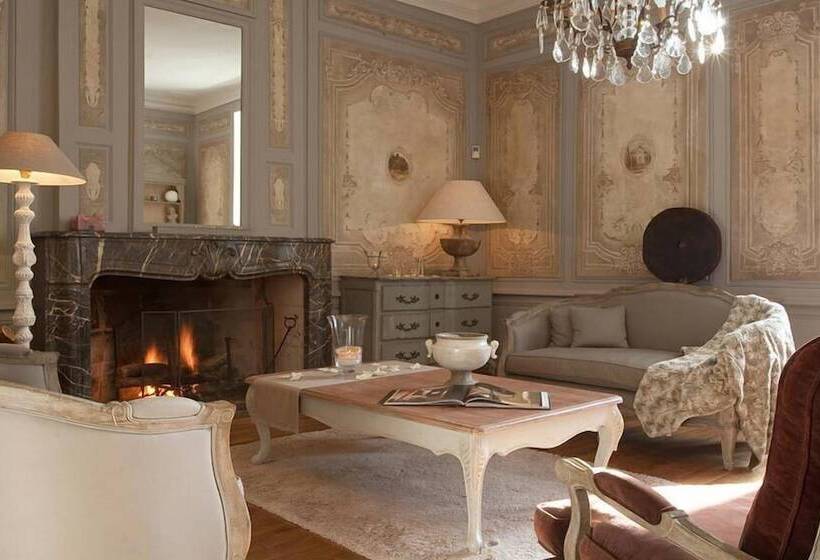 Отель Château De Chargé