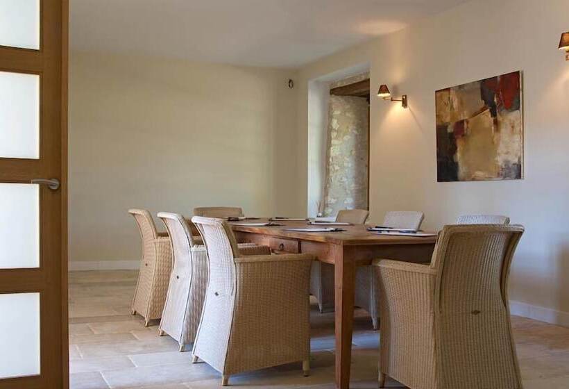 Отель Château De Chargé