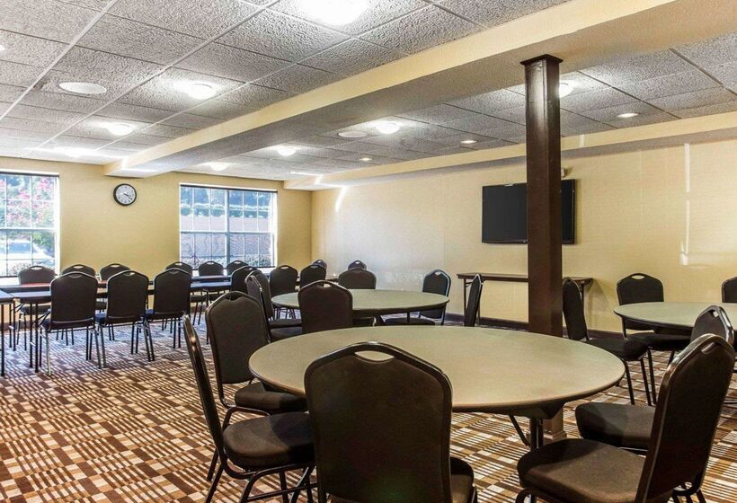 酒店 Comfort Inn & Suites Ballpark Area