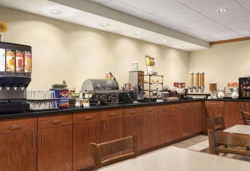 فندق Comfort Inn & Suites