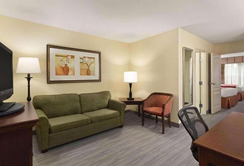 فندق Comfort Inn & Suites