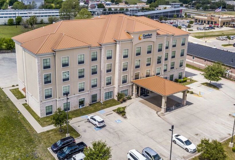 هتل Comfort Inn & Suites Fort Worth  Fossil Creek