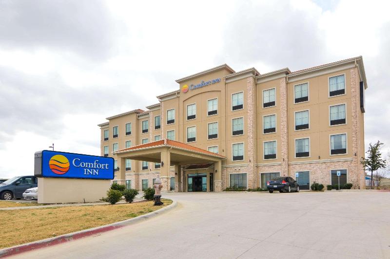 هتل Comfort Inn & Suites Fort Worth  Fossil Creek