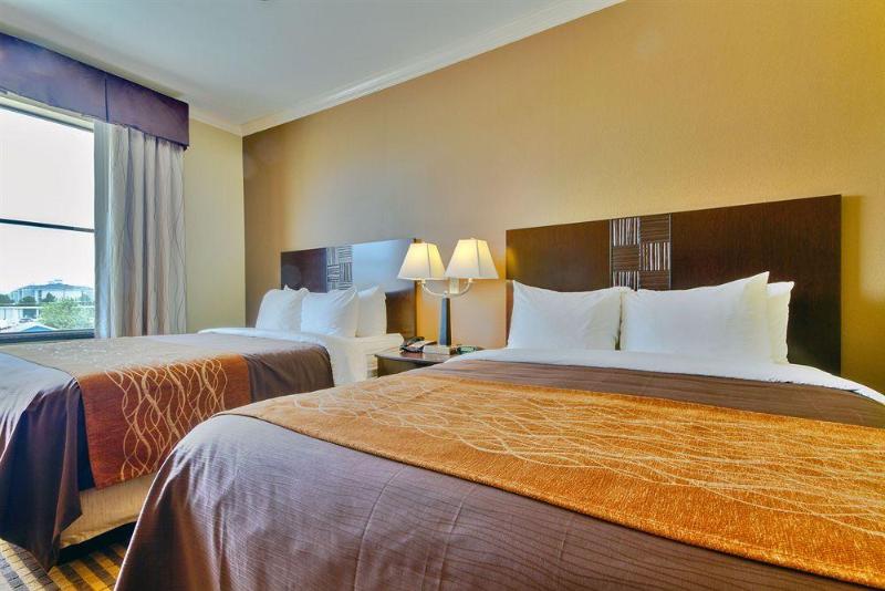 هتل Comfort Inn & Suites Fort Worth  Fossil Creek