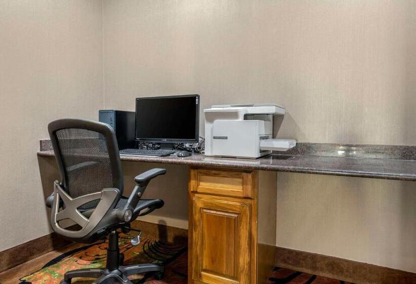 هتل Comfort Inn & Suites Fort Worth  Fossil Creek
