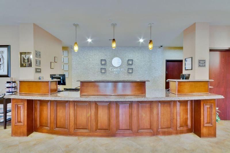 هتل Comfort Inn & Suites Fort Worth  Fossil Creek