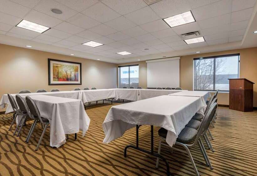 בית מלון כפרי Comfort Suites Cincinnati Airport