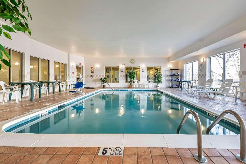 בית מלון כפרי Comfort Suites Cincinnati Airport